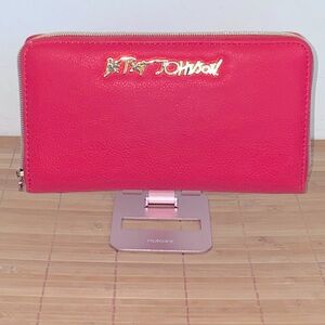 BETSEY JOHNSON 2 in 1 Coral Soft Leather Large Zip Around Wallet & Wristlet